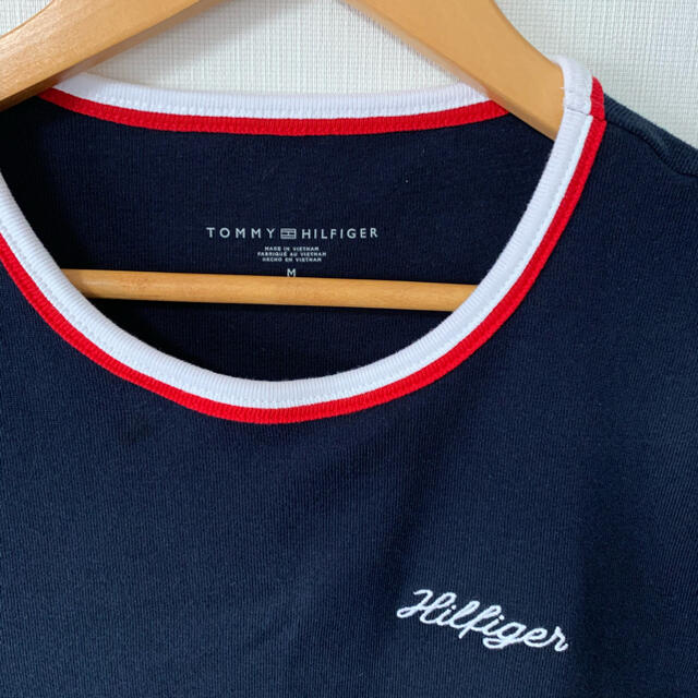 TOMMY HILFIGER(トミーヒルフィガー)のTommy Hilfiger トミーヒルフィガー　Tシャツ　トミー　ネイビー レディースのトップス(Tシャツ(半袖/袖なし))の商品写真