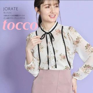 トッコ(tocco)の✿一度着用のみ‼人気完売商品tocco配色ライン花柄ブラウス(シャツ/ブラウス(長袖/七分))