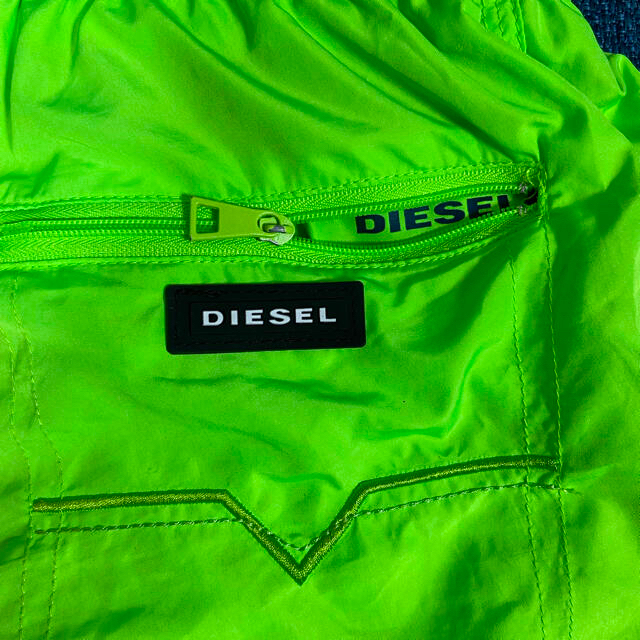 DIESEL(ディーゼル)のディーゼル　diesel 水着　蛍光　緑　黄色 メンズの水着/浴衣(水着)の商品写真