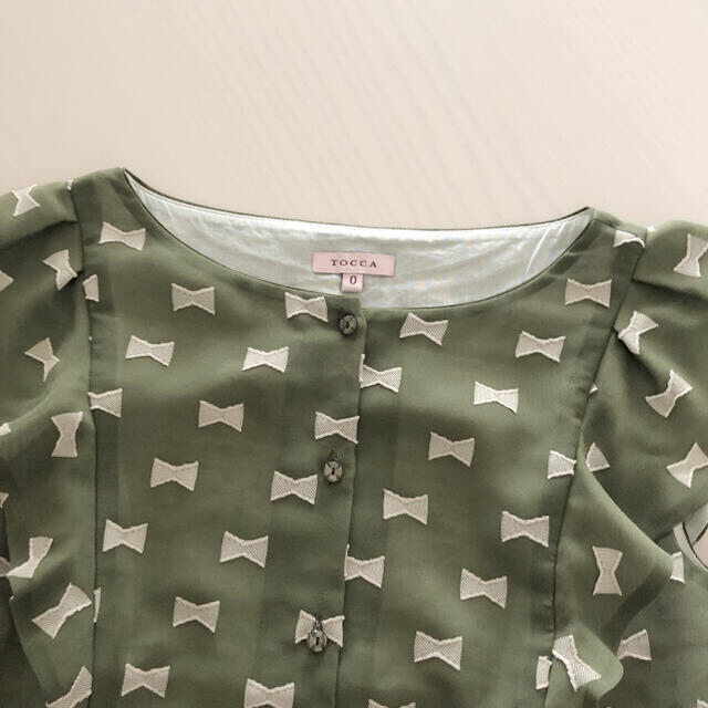 TOCCA(トッカ)の【美品◎】TOCCA トッカ　リボン　フリル　トップス　Tシャツ レディースのトップス(シャツ/ブラウス(半袖/袖なし))の商品写真