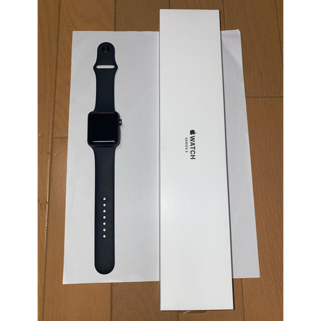 Apple Watch(アップルウォッチ)のアップルウォッチ　シリーズ3 42mm スペースグレイ　GPSモデル メンズの時計(腕時計(デジタル))の商品写真