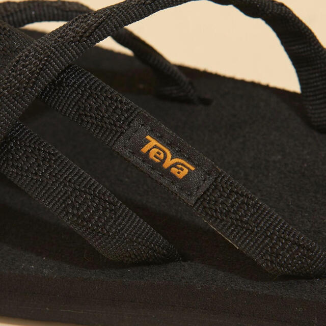 Teva(テバ)の【みみみ様専用】Teva OLOWAHU オロワフ ブラック 24cm(7) レディースの靴/シューズ(サンダル)の商品写真