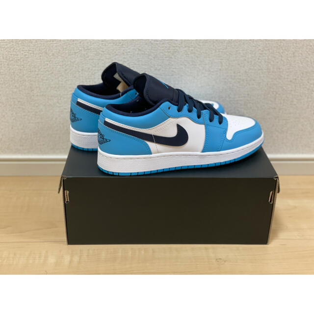 NIKE(ナイキ)のNIKE AIR JORDAN 1 LOW "UNIVERSITY BLUE"  メンズの靴/シューズ(スニーカー)の商品写真