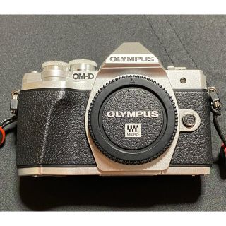 オリンパス(OLYMPUS)のOLYMPUS OM-D E-M10 Mark III(ミラーレス一眼)