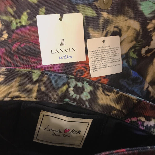 LANVIN en Bleu(ランバンオンブルー)の正規品ランバンオンブルー　花柄チェーンショルダー レディースのバッグ(ショルダーバッグ)の商品写真