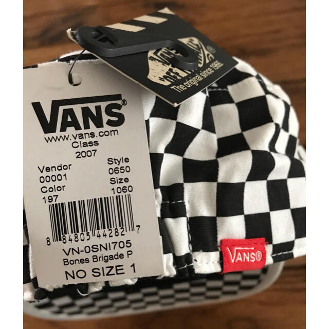 VANS(ヴァンズ)の【新品】vans ×ボーンズ・ブリケード コラボキャップ メンズの帽子(キャップ)の商品写真