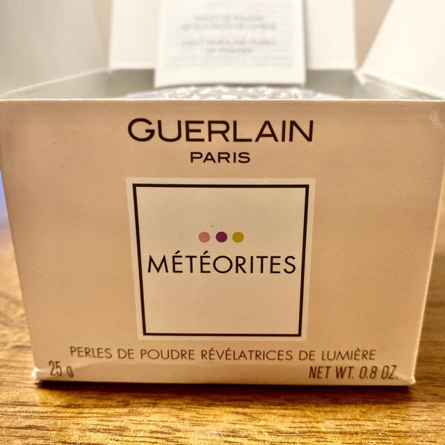 GUERLAIN(ゲラン)の値下げ【新品未使用】GUERLAIN メテオリット ビーユ No.2 クレール コスメ/美容のベースメイク/化粧品(フェイスパウダー)の商品写真