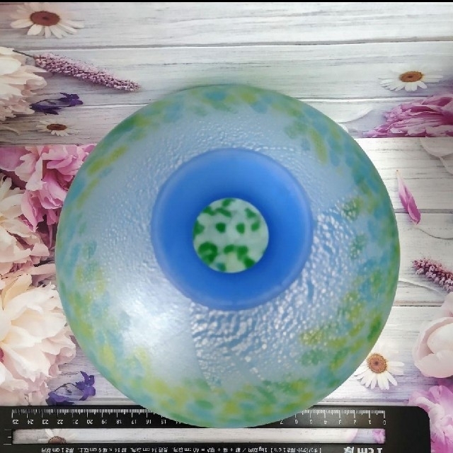 ✿匿名発送✿夏カラーの透け感のある丸い壺型のガラス花瓶透明感あるアンティーク花器 インテリア/住まい/日用品のインテリア小物(花瓶)の商品写真