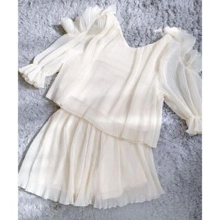 スナイデル(SNIDEL)の◎ayunasuke様専用　オープンショルダープリーツチュニック×ショートパンツ(シャツ/ブラウス(長袖/七分))