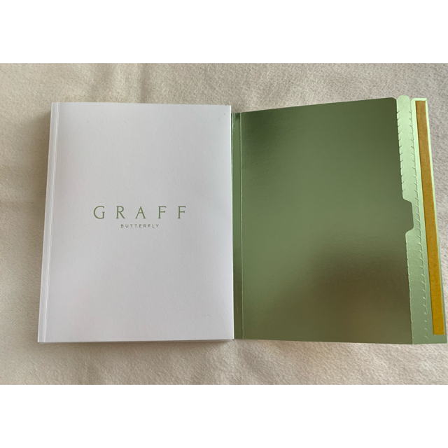 graff(グラフ)のGRAFF グラフ　紙袋　ショッパー　バタフライコレクション　カタログ レディースのアクセサリー(その他)の商品写真