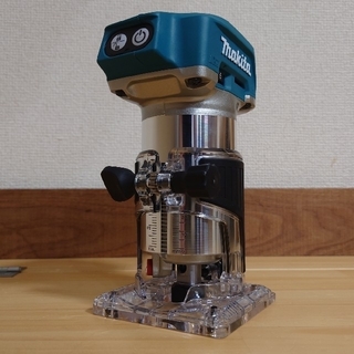 マキタ(Makita)のマキタ　18V　新品　充電式トリマー　RT50D(工具/メンテナンス)