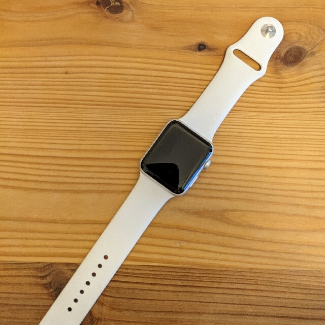 Apple Watch(アップルウォッチ)の【美品】 Apple Watch 3 42mm GPSモデル アップルウォッチ スマホ/家電/カメラのスマートフォン/携帯電話(その他)の商品写真