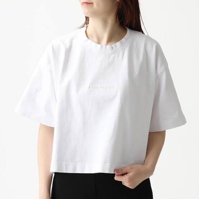 ACNE(アクネ)のAcne Studious アクネ ストゥディオス エンボスロゴ Tシャツ レディースのトップス(Tシャツ(半袖/袖なし))の商品写真
