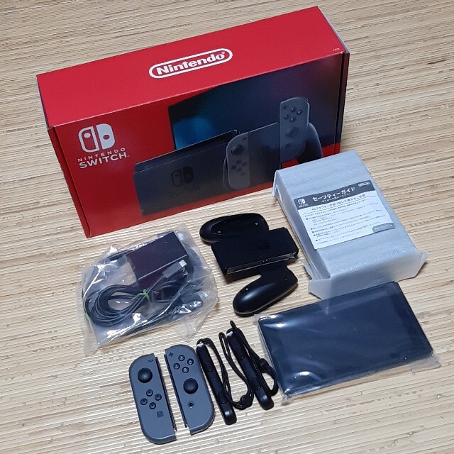 Nintendo Switch(ニンテンドースイッチ)の任天堂スイッチ Nintendo Switch グレイ エンタメ/ホビーのゲームソフト/ゲーム機本体(家庭用ゲーム機本体)の商品写真