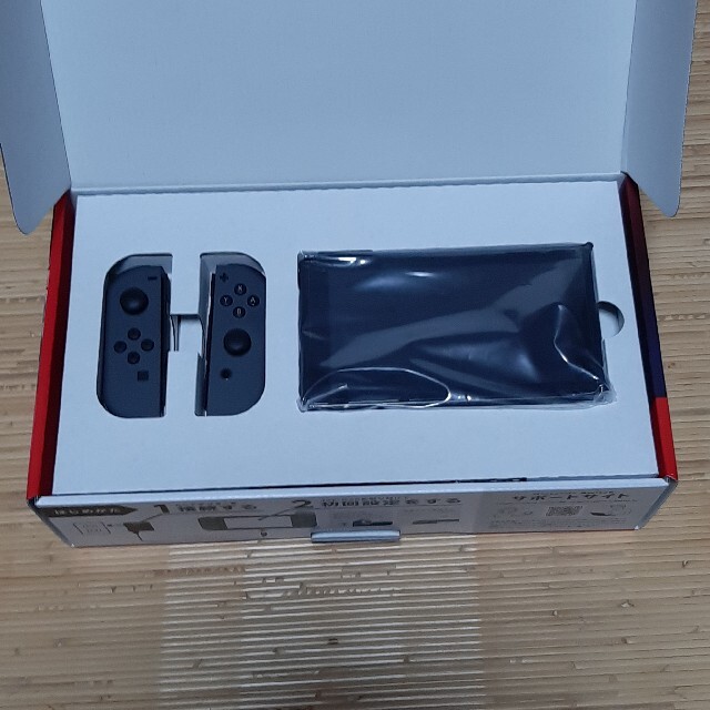 Nintendo Switch(ニンテンドースイッチ)の任天堂スイッチ Nintendo Switch グレイ エンタメ/ホビーのゲームソフト/ゲーム機本体(家庭用ゲーム機本体)の商品写真