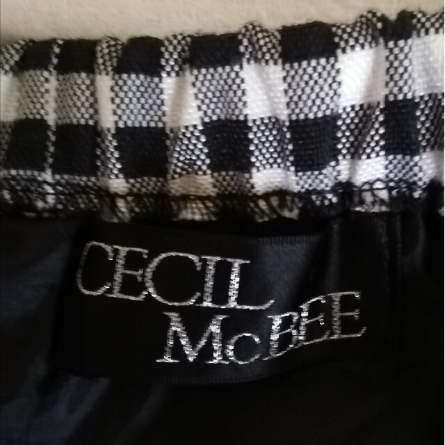 CECIL McBEE(セシルマクビー)のセシル ホルターネック 膝丈ワンピース レディースのワンピース(ひざ丈ワンピース)の商品写真