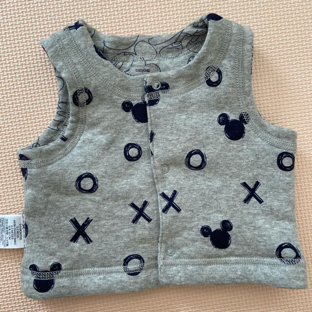 babyGAP(ベビーギャップ)のbabygap ミッキー　ベスト キッズ/ベビー/マタニティのベビー服(~85cm)(その他)の商品写真