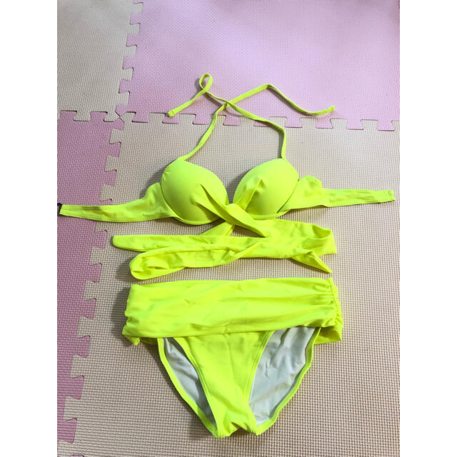 ●》様専用 ネオンイエロー　ビキニ レディースの水着/浴衣(水着)の商品写真