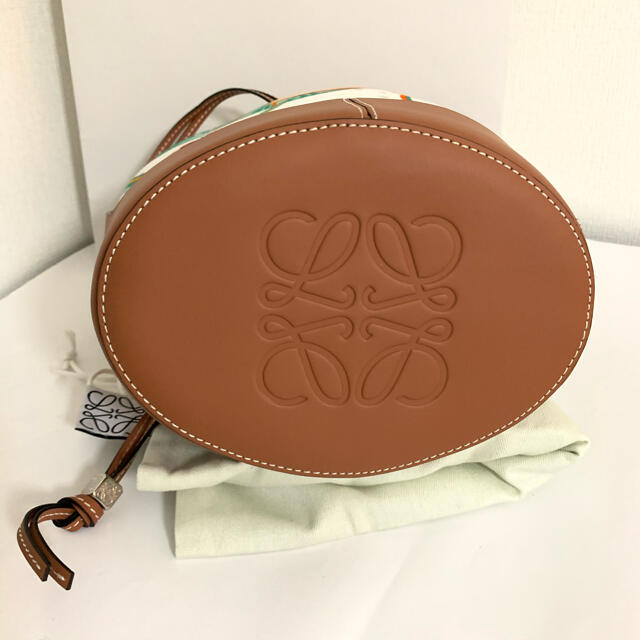 LOEWE(ロエベ)のLOEWE ロエベ バルーン バッグ パウラズ イビザ イビサ スモール 新品 レディースのバッグ(ショルダーバッグ)の商品写真