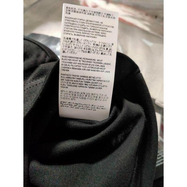 VERSACE(ヴェルサーチ)のVersace ヴェルサーチェ メデューサ ロゴ クルーネックTシャツ 黒 メンズのトップス(Tシャツ/カットソー(半袖/袖なし))の商品写真