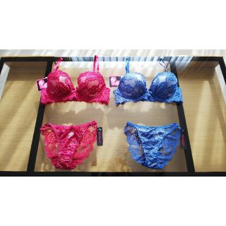 ☆素敵なブラジャー&ショーツ 2点セット 未使用タグ付き☆(ブラ&ショーツセット)