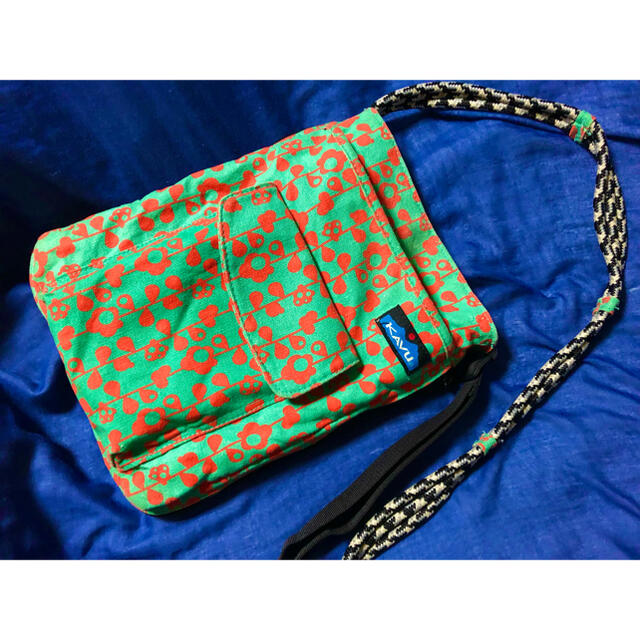 KAVU(カブー)の★キレイに洗濯済み！★ＫＡＶＵカブー★サコッシュ★ミニショルダーバッグ★総柄 レディースのバッグ(ショルダーバッグ)の商品写真