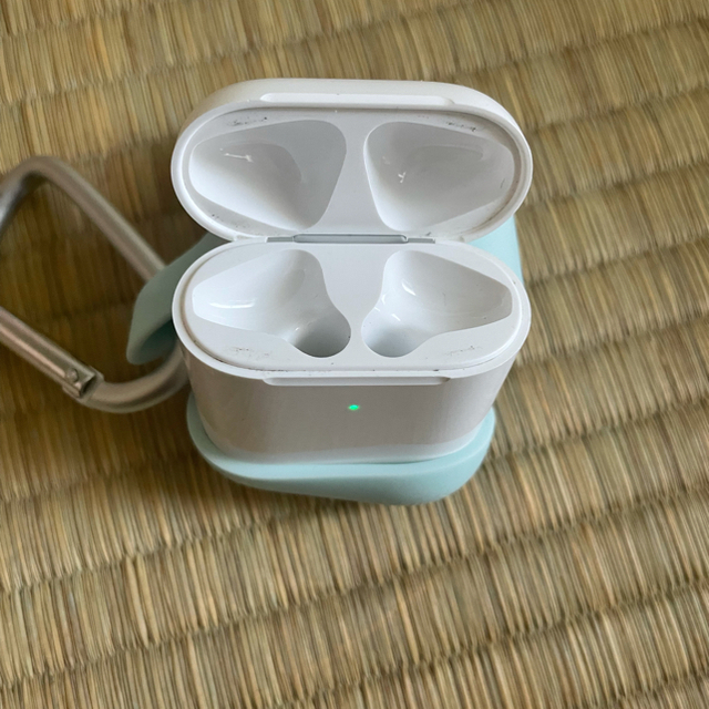 Apple(アップル)のAirPods 第二世代　左耳なし エンタメ/ホビーのエンタメ その他(その他)の商品写真