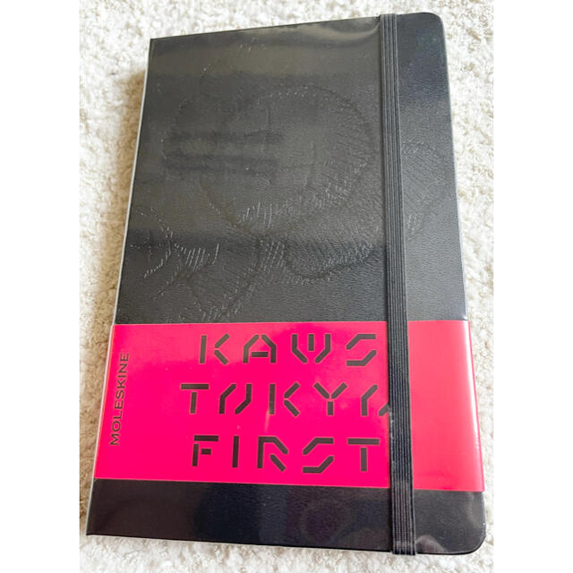 KAWS TOKYO FIRST限定図録作品集とノート　2点セット
