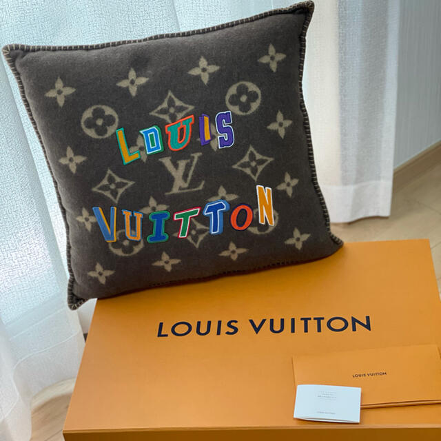 特別オファー LOUIS ルイヴィトン 【クッサン・モノグラムレターズ】 VUITTON クッション ルイヴィトン クッション 新品