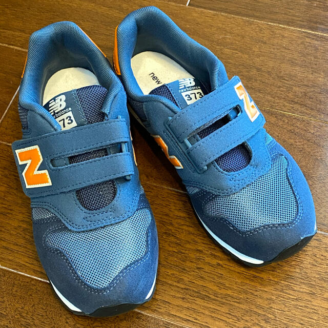 New Balance(ニューバランス)のニューバランス 新品同様２１.５センチ キッズ/ベビー/マタニティのキッズ靴/シューズ(15cm~)(スニーカー)の商品写真