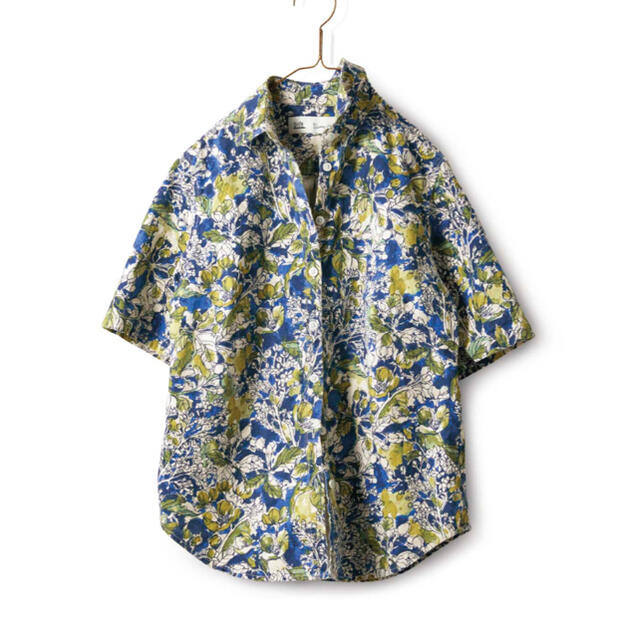 FELISSIMO(フェリシモ)のサニークラウズ  陽気に着こなすシャツ　L フェリシモ レディースのトップス(シャツ/ブラウス(半袖/袖なし))の商品写真