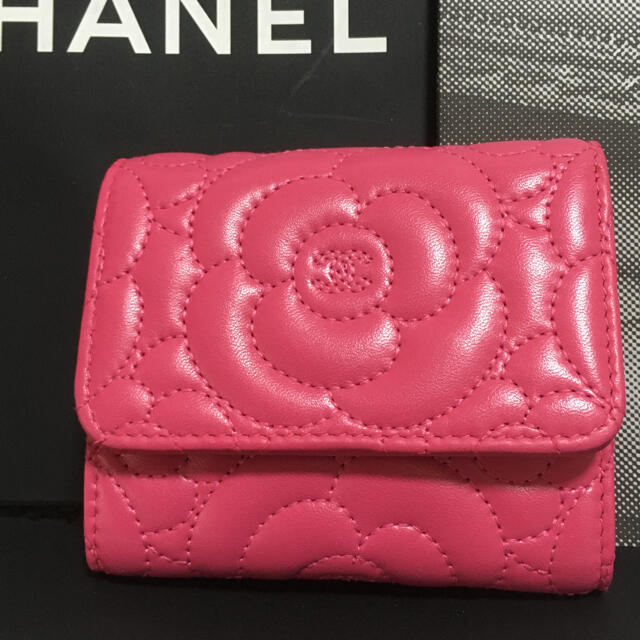 CHANEL - 柳澤聡子様専用♡超美品 ☆ シャネル カメリア三つ折り財布