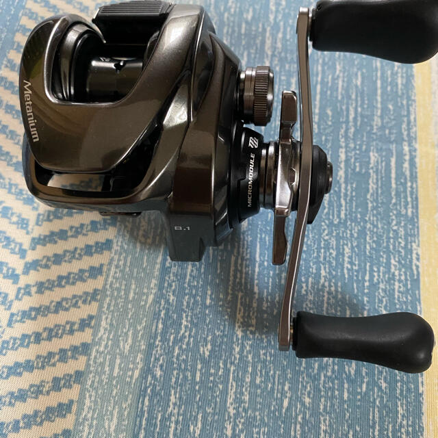 SHIMANO(シマノ)のSHIMANO 20メタニウムXG レフト スポーツ/アウトドアのフィッシング(リール)の商品写真