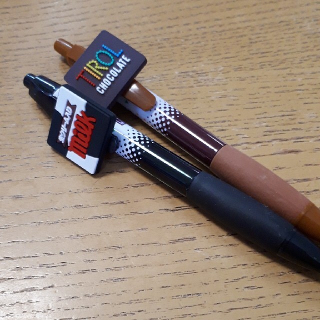 チロルチョコ ボールペン 2本セットの通販 by maruru'S shop｜ラクマ