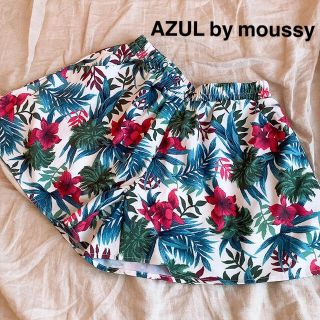 アズールバイマウジー(AZUL by moussy)のAZUL by moussy フラワーショートパンツ Sサイズ ボタニカル柄(ショートパンツ)