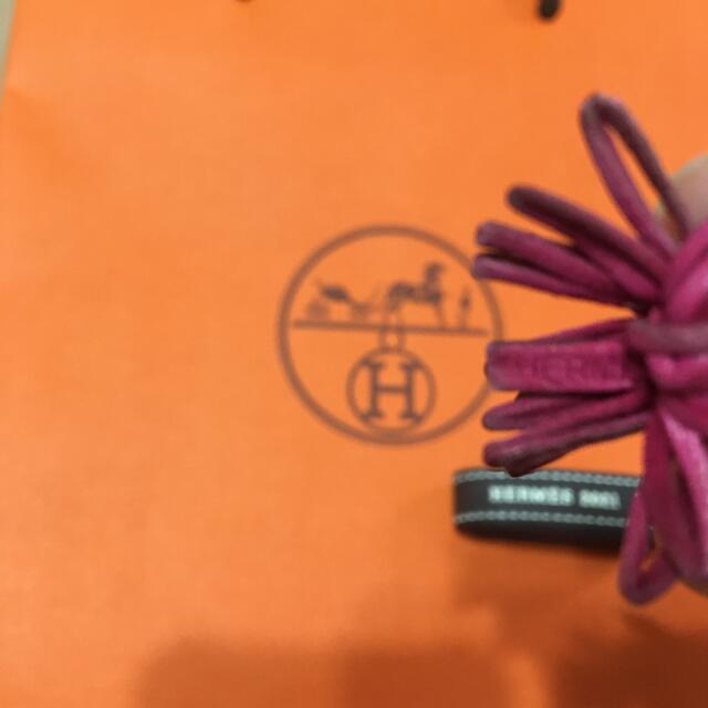 Hermes(エルメス)のエルメス　カルメンチータ　リボン付き レディースのファッション小物(キーホルダー)の商品写真