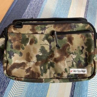 ARTIS  BOTTOMUP TACKLEBAG 2018モデル(ルアー用品)