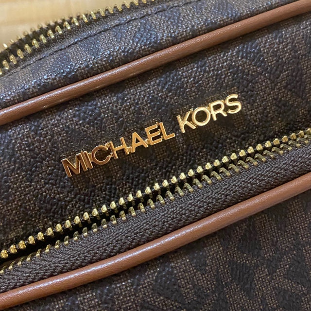 Michael Kors(マイケルコース)のMICHAEL MICHAEL KORS バッグ ショルダーバッグ 斜めがけ レディースのバッグ(ショルダーバッグ)の商品写真