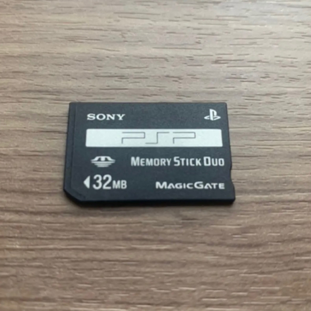 SONY PSP MEMORY STICK DUO 32MB エンタメ/ホビーのゲームソフト/ゲーム機本体(その他)の商品写真