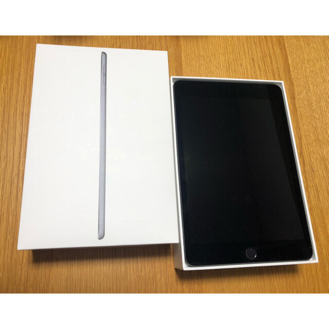 APPLE iPad mini5  グレー　WI-FI 64GB 検品済み 4