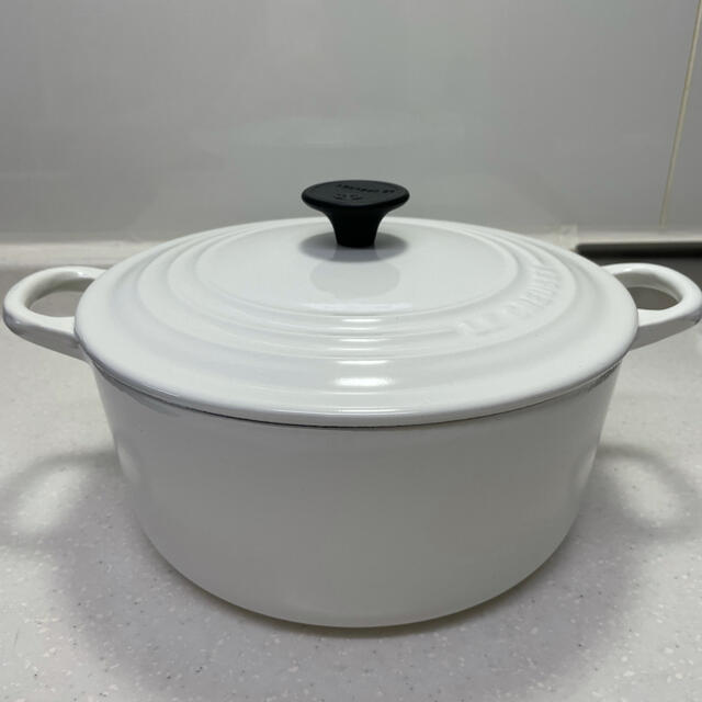 LE CREUSET - ル・クルーゼ 18センチ 白の通販 by ぴか's shop｜ルクルーゼならラクマ