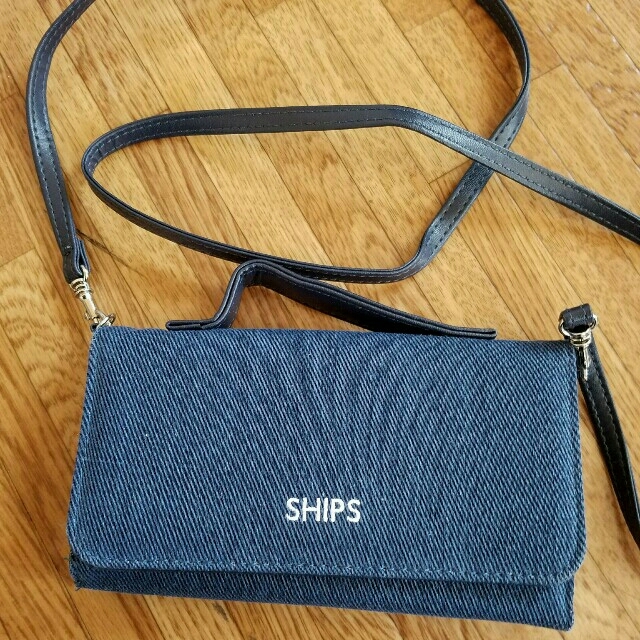 SHIPS(シップス)のSHIPS　スマホ長財布ポシェット　未使用 レディースのファッション小物(財布)の商品写真