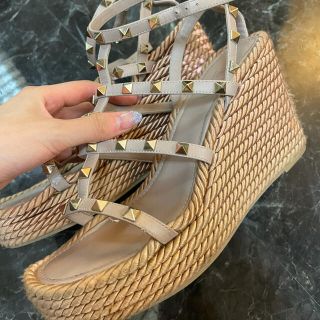 ヴァレンティノ(VALENTINO)のVALENTINO ウェッジサンダル(サンダル)