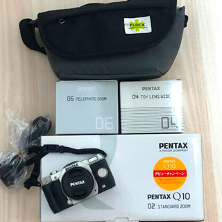 ペンタックス(PENTAX)のPENTAX Q10 シルバー 本体&レンズ3種（おまけ多数！) (ミラーレス一眼)