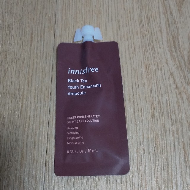 Innisfree(イニスフリー)のイニスフリー ブラックティーユースセラム 10ml コスメ/美容のスキンケア/基礎化粧品(美容液)の商品写真