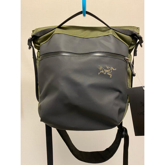 ARC'TERYX(アークテリクス)の期間限定値下【新品】アークテリクス　アロー8 ショルダーバッグ　wildwood メンズのバッグ(ショルダーバッグ)の商品写真