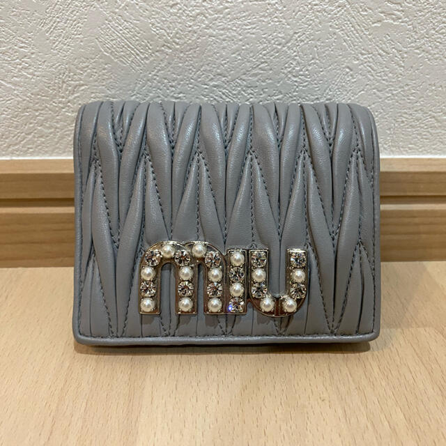 miumiu★二つ折り財布　【週末限定セール！】