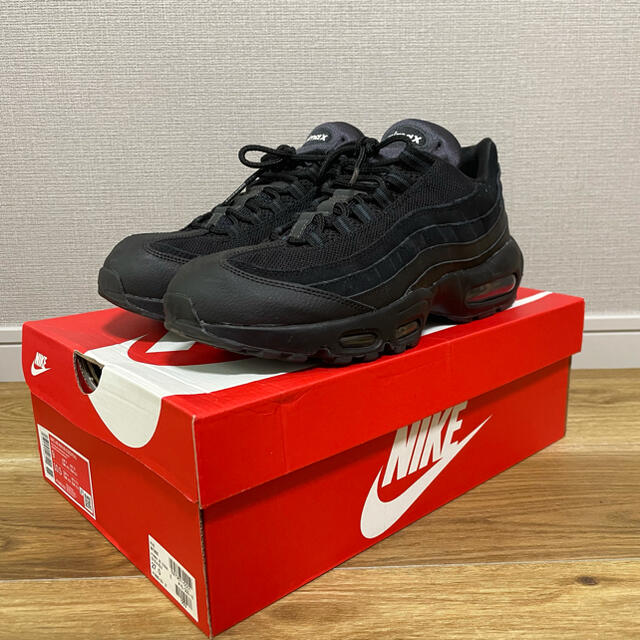 [美品特価]NIKE AIR MAX 95 ESSENTIAL