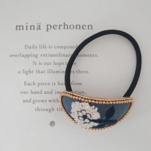 mina perhonen(ミナペルホネン)のミナペルホネン　ヘアゴム　skip/blue gray　ハンドメイド ハンドメイドのアクセサリー(ヘアアクセサリー)の商品写真