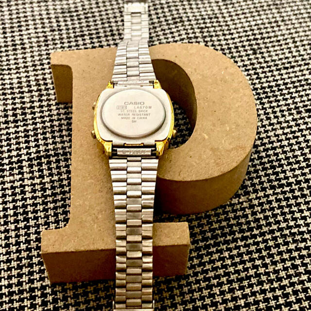 CASIO(カシオ)のカシオ　デジタル腕時計　レディース　ゴールド レディースのファッション小物(腕時計)の商品写真